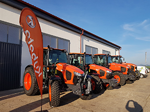 Fotografie Kubota Orange - FARM TECHNIK s.r.o.