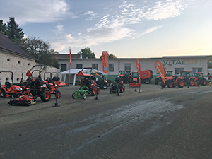 Fotografie Kubota Orange - VITALTECH
